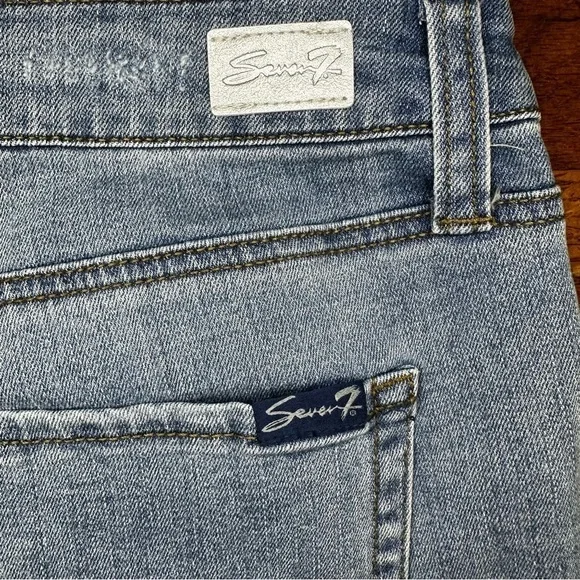 Seven7 Weekend Denim Shorts Size 12 Frayed Hem Light Wash - Picture 4 of 10